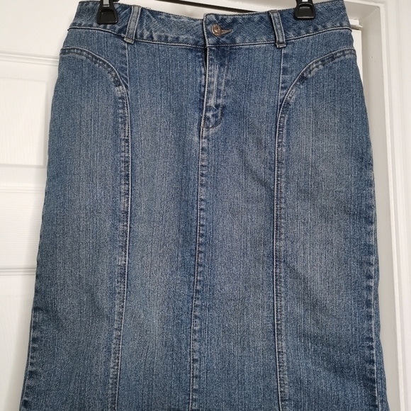 Vintage Design Denim skirt - Picture 10 of 11
